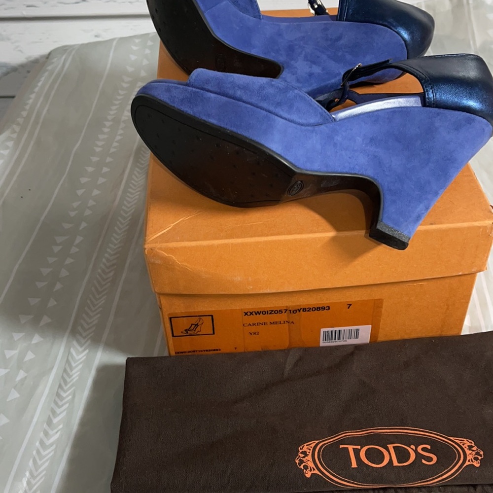 Shoes - Picture 4 of 4